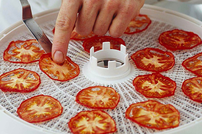how to dehydrate tomatoes in a food dehydrator3